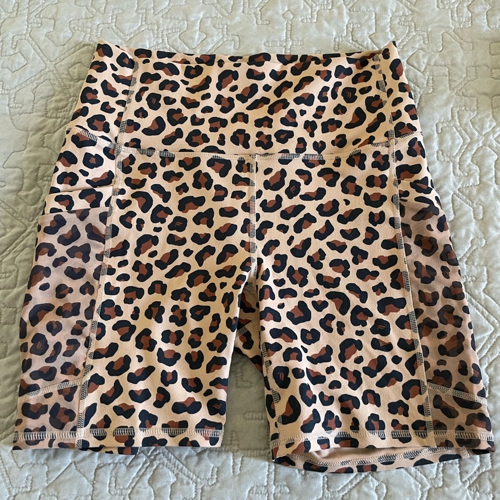 Fabletics 6 inch bike shorts